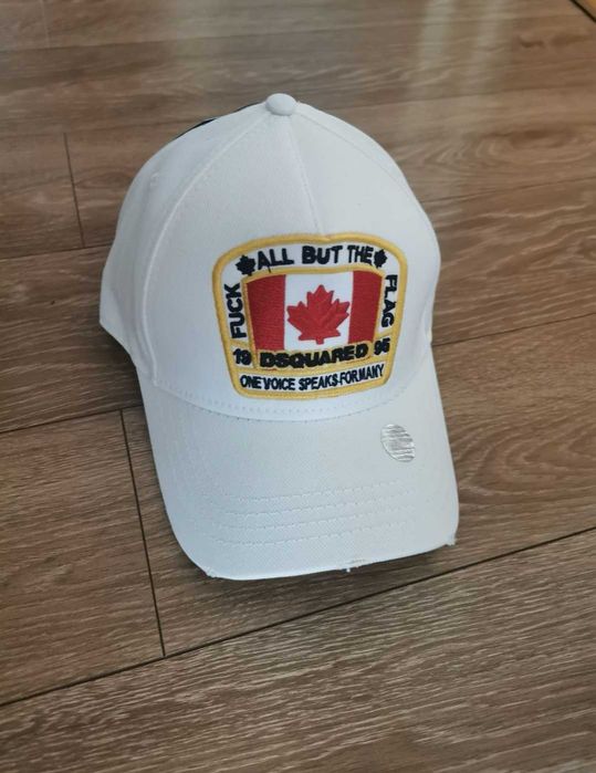 Șapca dsquared2 alba nouă
