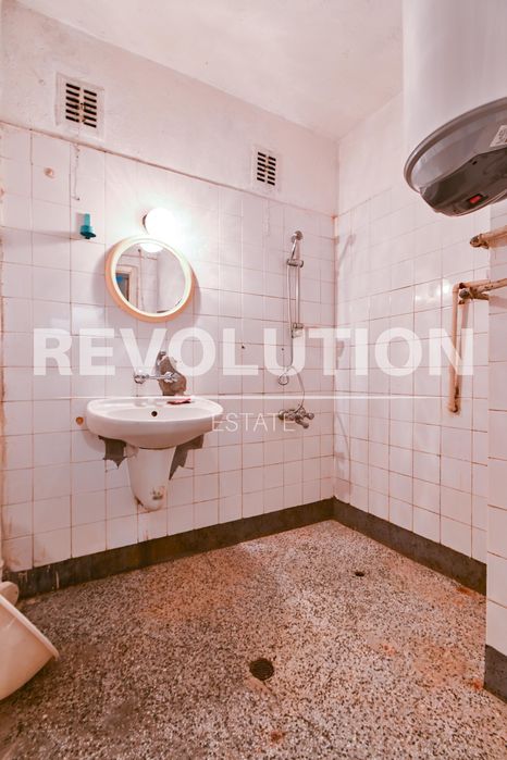 Дава се под наем Тристаен апартамент в София, Лозенец - 80 кв.м за 500 € - Снимка #8