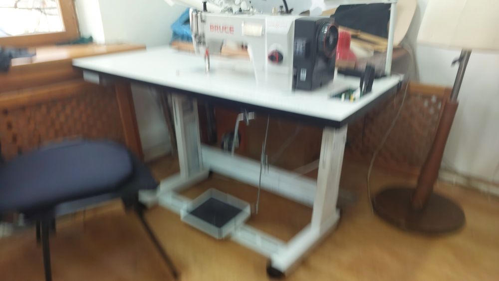 Промышленная швейная машинка