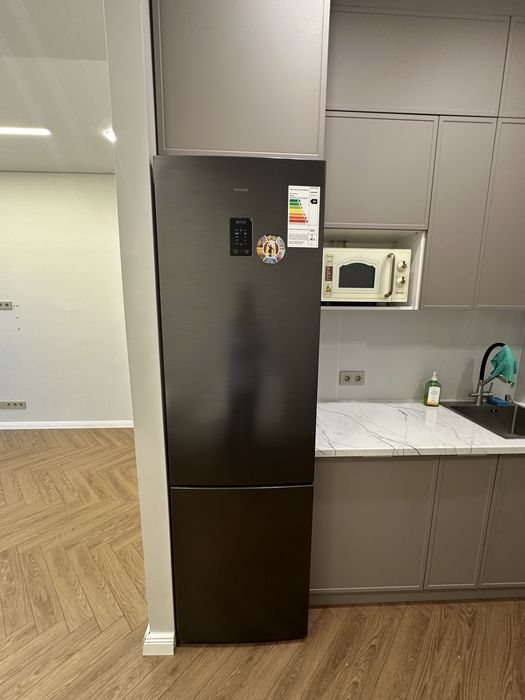 Холодильник новый Samsung