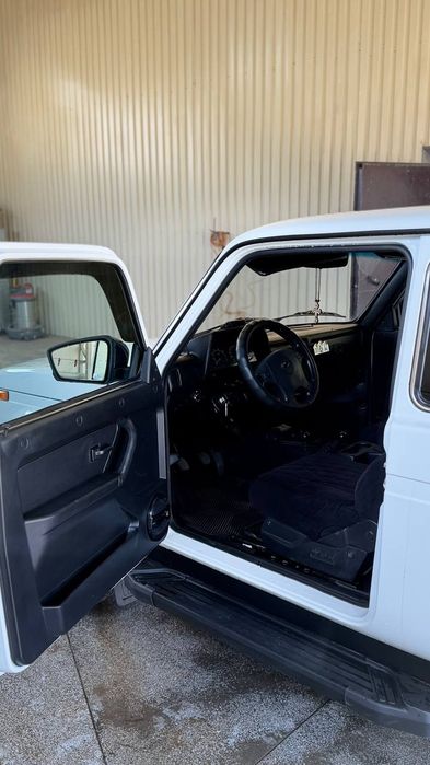 Продам машину Lada Niva Urban.