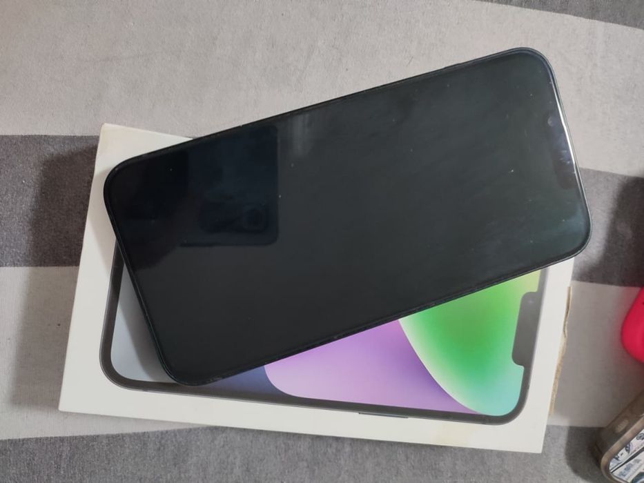 Продам айфон 14 128 гб