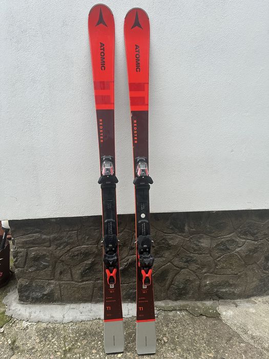 Schiuri Atomic Redster TI, model 2022/23 in stare f buna! Lungime 161