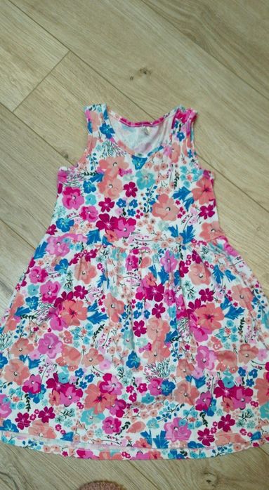 Платья фирменные на девочку