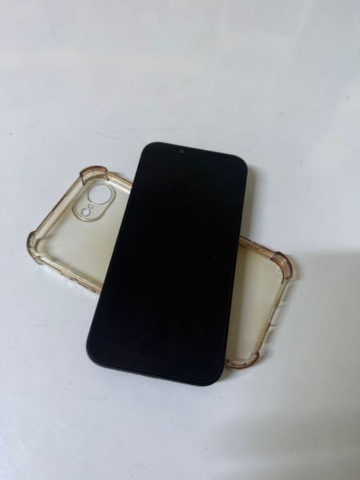 iPhone 16E в отличном состояний,