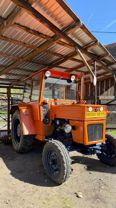 De vanzare Tractor UTB 445