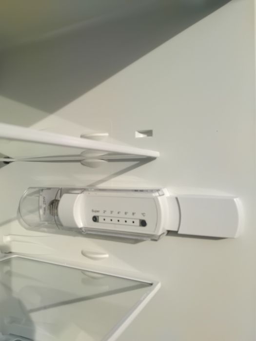 Хладилник за вграждане Bosch