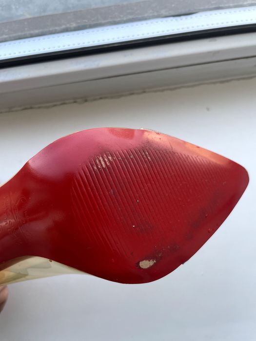 Туфли с золотыми вставками