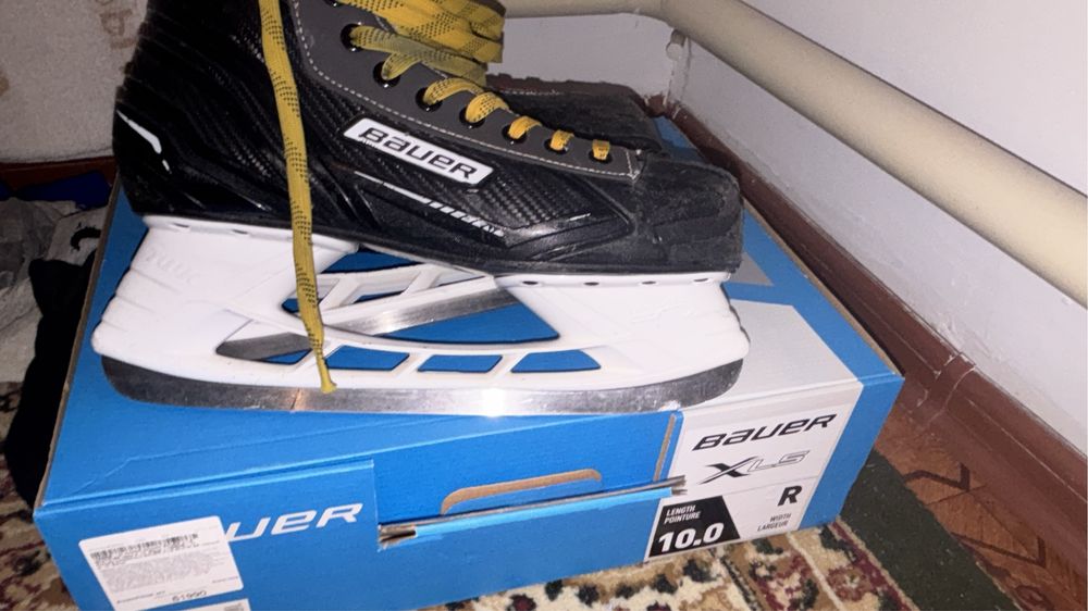 BAUER коньки размер 42.