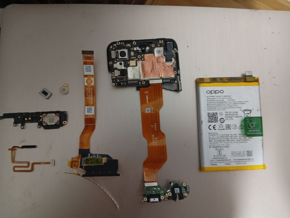 Vând piese telefon Oppo A76 funcționale