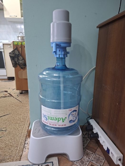 Бутыль 19л с помпой