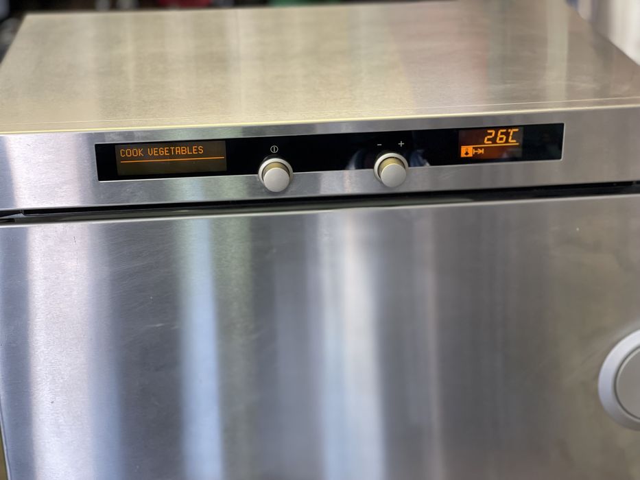 Парна фурна Miele DG 2351