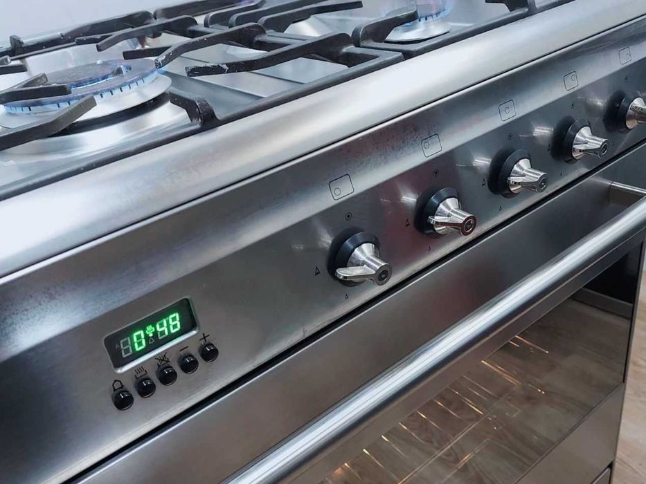 Продам газовую плиту bosch