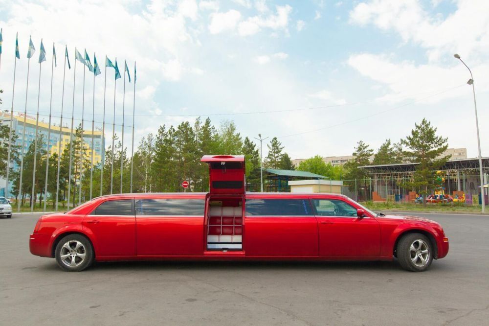 Прокат лимузинов.