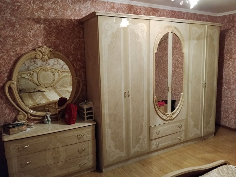 Спальный гарнитур