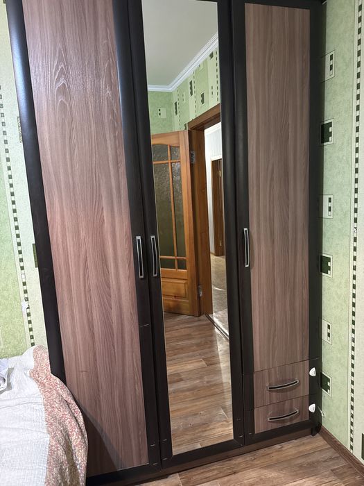 Продам спальный гарнитур