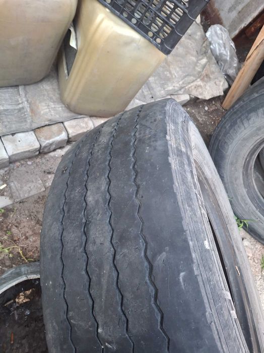 Продам Резину 315/70/22.5-Рулевая.