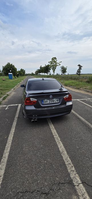 BMW E90                          .