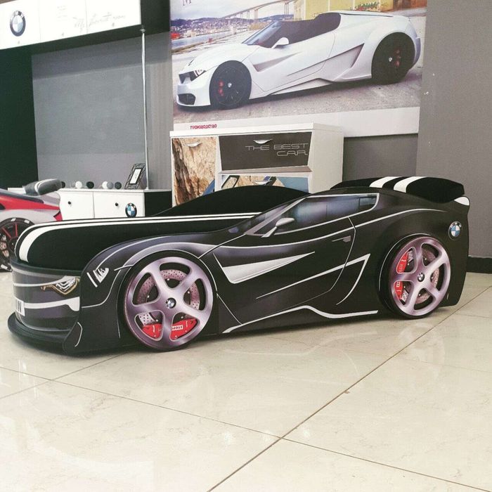 Детская кровать машинка