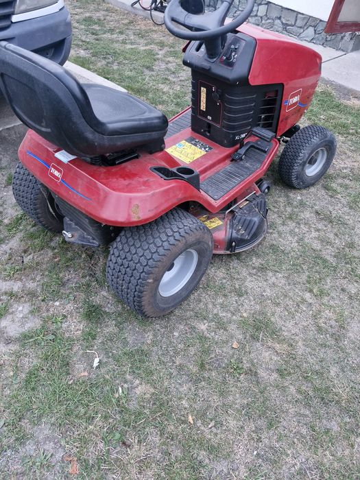 Tractoras gazon toro.