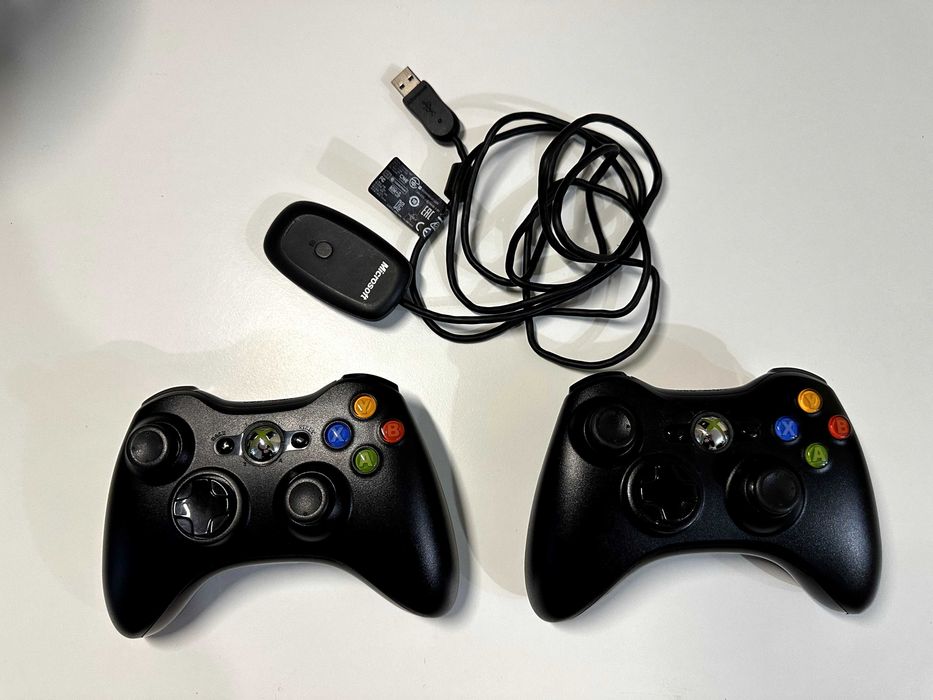 2 controllere Xbox 360 wireless + receiver USB Microsoft pentru PC