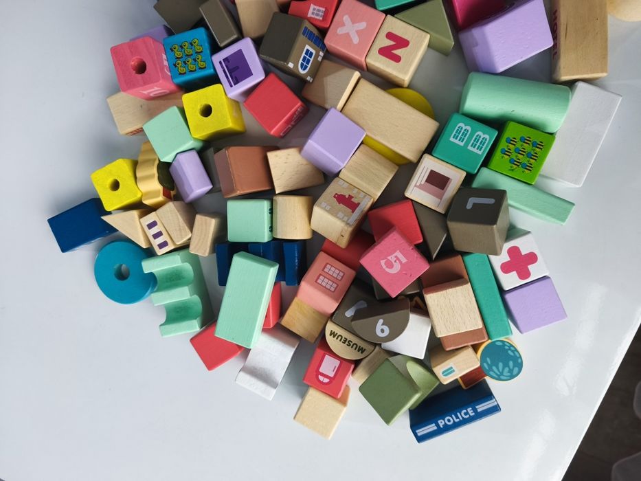 Игрушки деревянные кубики