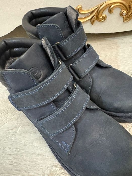 Продаются осенние ботинки