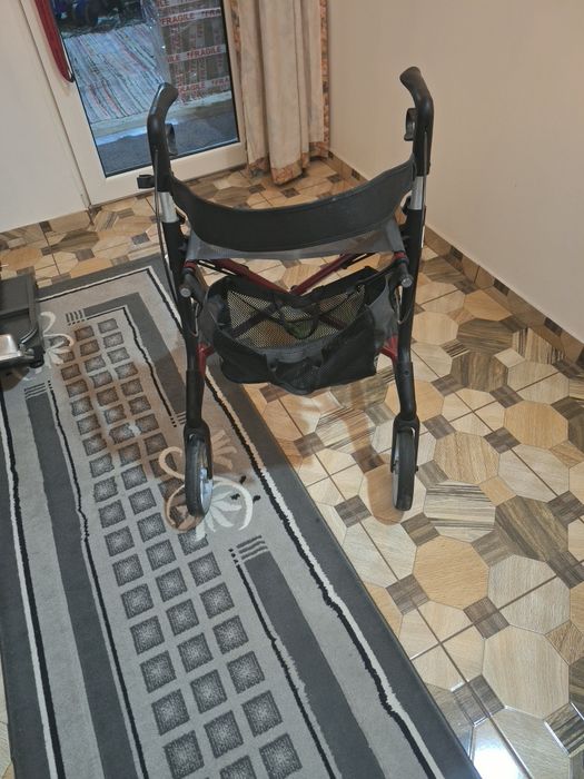 Cadru de mers cu rotile(rollator)