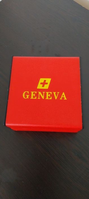 Продава се  нов мъжки часовник  GENEVA