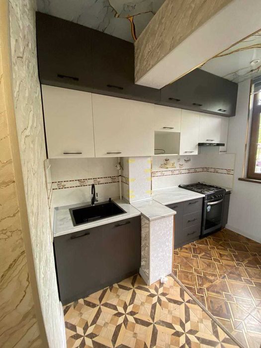 Кухонный гарнитур с антерсолью