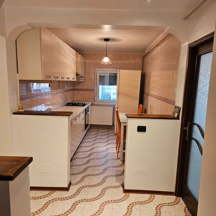 Se ofera spre inchiriere apartament cu 3 camere, zona Inspectorat Scolar, Focsani
