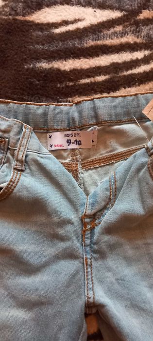 Чисто нови дънки за деца 12лв.бройката