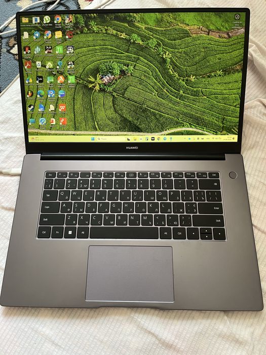 Huawei MateBook D 15 — i5 / 16 ГБ / 512 ГБ SSD