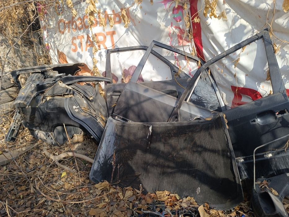 Мерседес W124 разбор запчасти