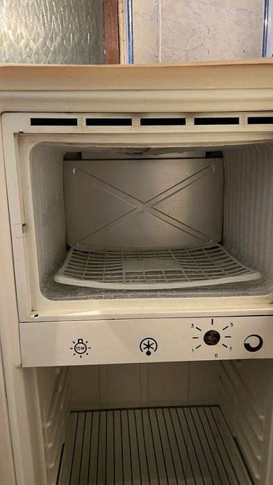 Продам холодильник рабочий