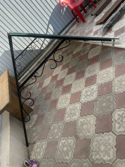 Продам металический козырек