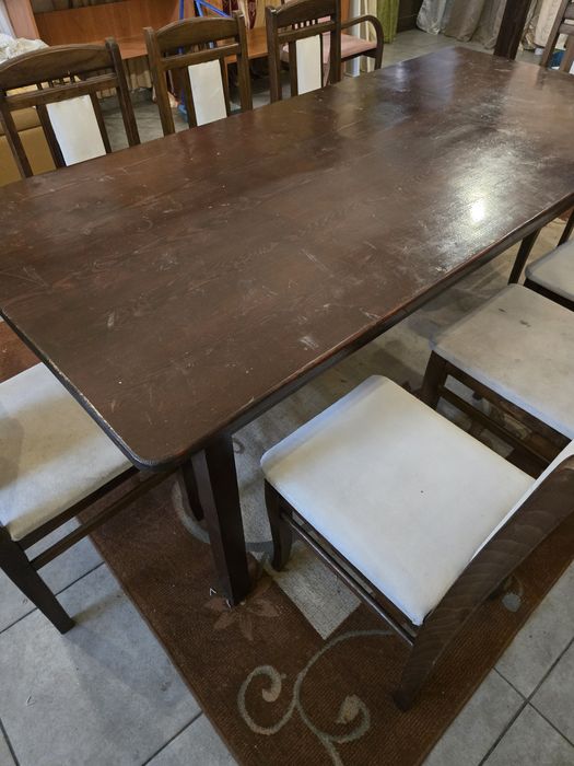 Дървена маса с 8 стола