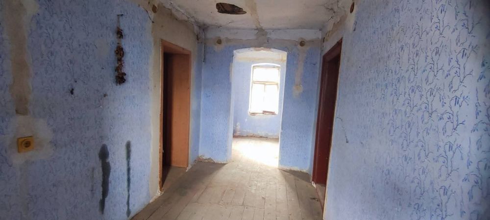 Продавам стара  тухлена къща