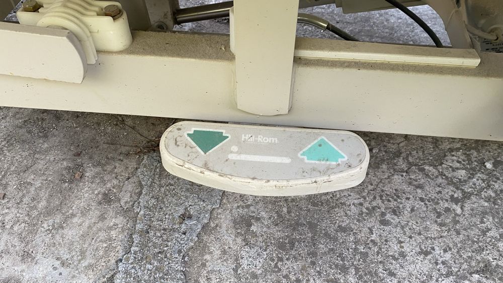 Pat de spital cu actionare electrica