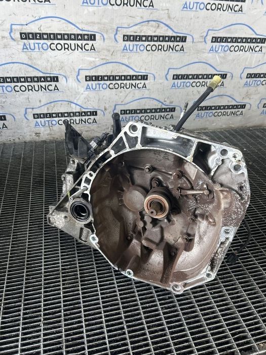 Cutie de viteze Renault Captur 0.9 B 2013 - 2017 90CP Manuala 5 Trepte H4B 400 Euro5 ...