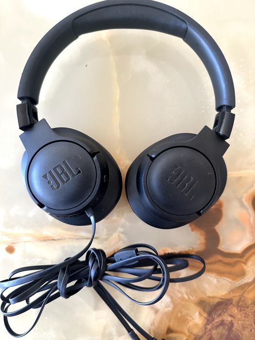 Седем парчета  лушалки JBL  Live 660NC, Tune 760NC, Live 460NC,  Tune 660NC  (DEMO / за части)