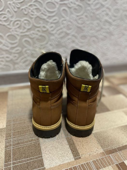 Продаю ботинки унисекс