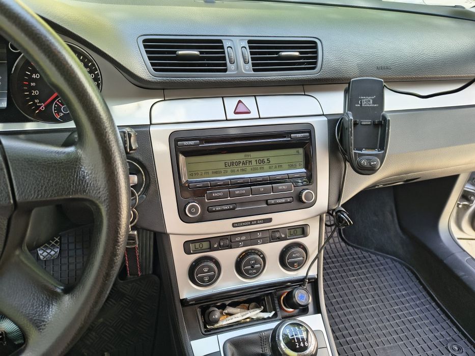 VOLKSWAGEN Passat 0 — imagine 4