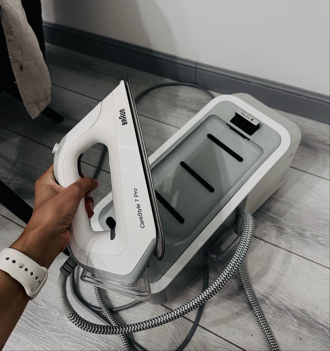 Braun CareStyle 7 Pro — парогенератор с утюгом