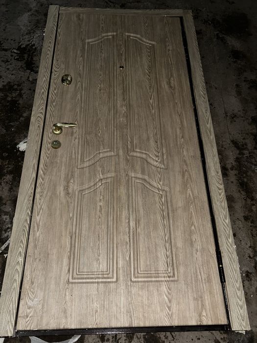 Продам дверь с обналичной