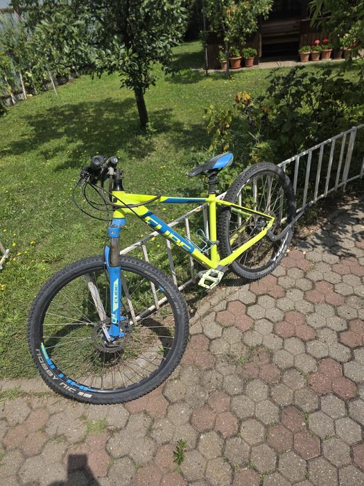 Bicicleta Mountain Bike CUBE