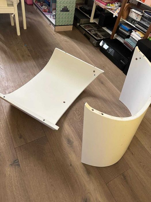 Pătuț premium Leander Classic 0-7 ani + saltea + extensie