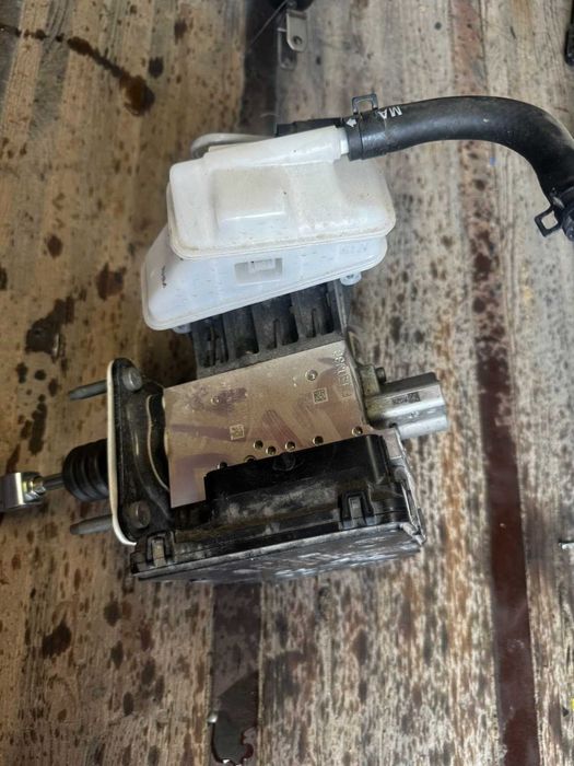 ABS на Kia Niro 2023г. 1.6i