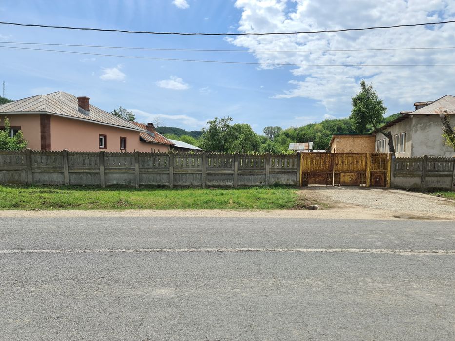 Vând casă la țară