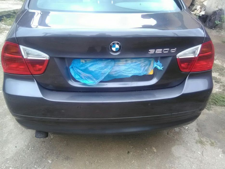 БМВ е90 седан 320д 163 на части